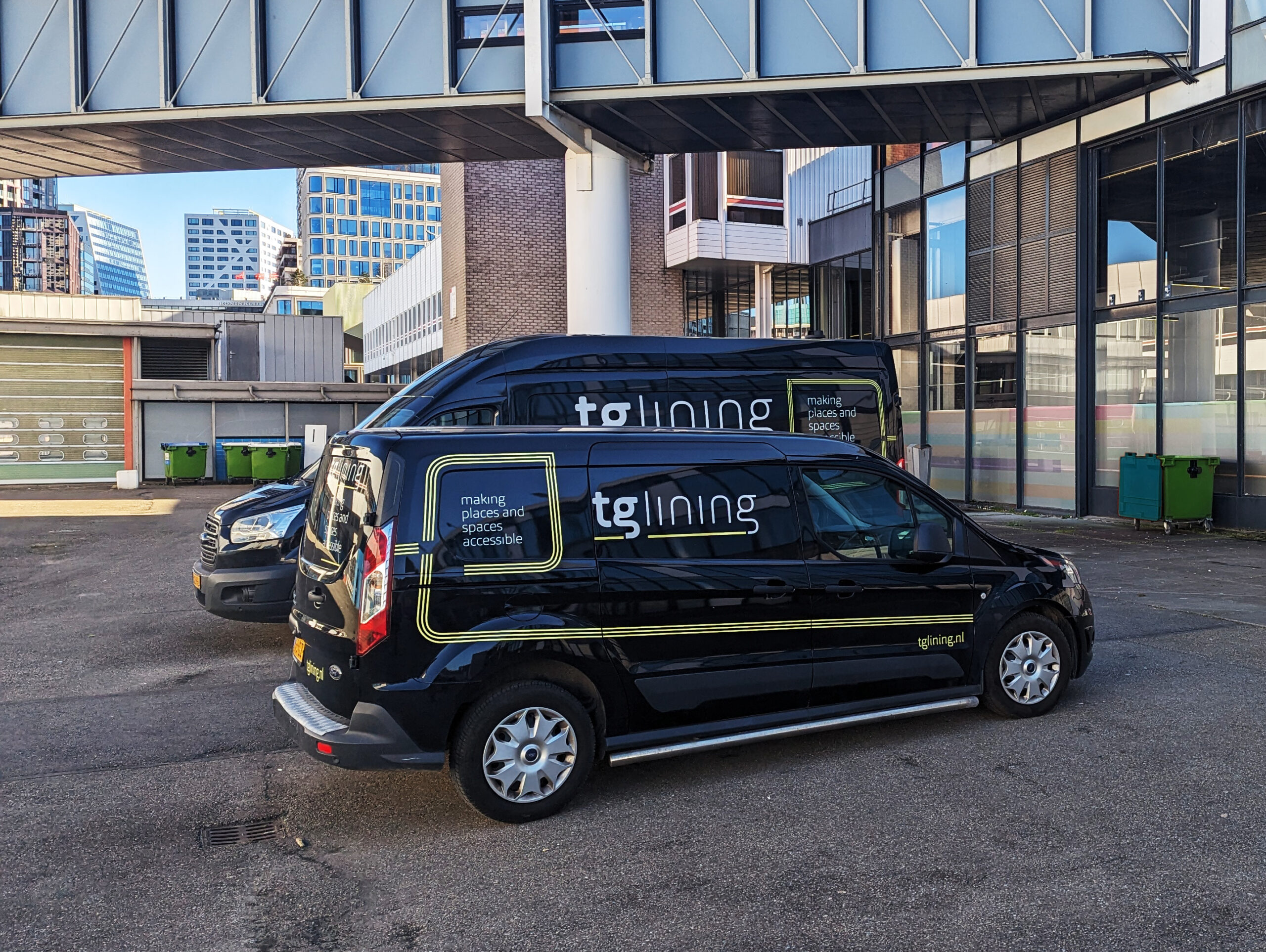 Willy Sengers / opdracht TG Lining  autobelettering